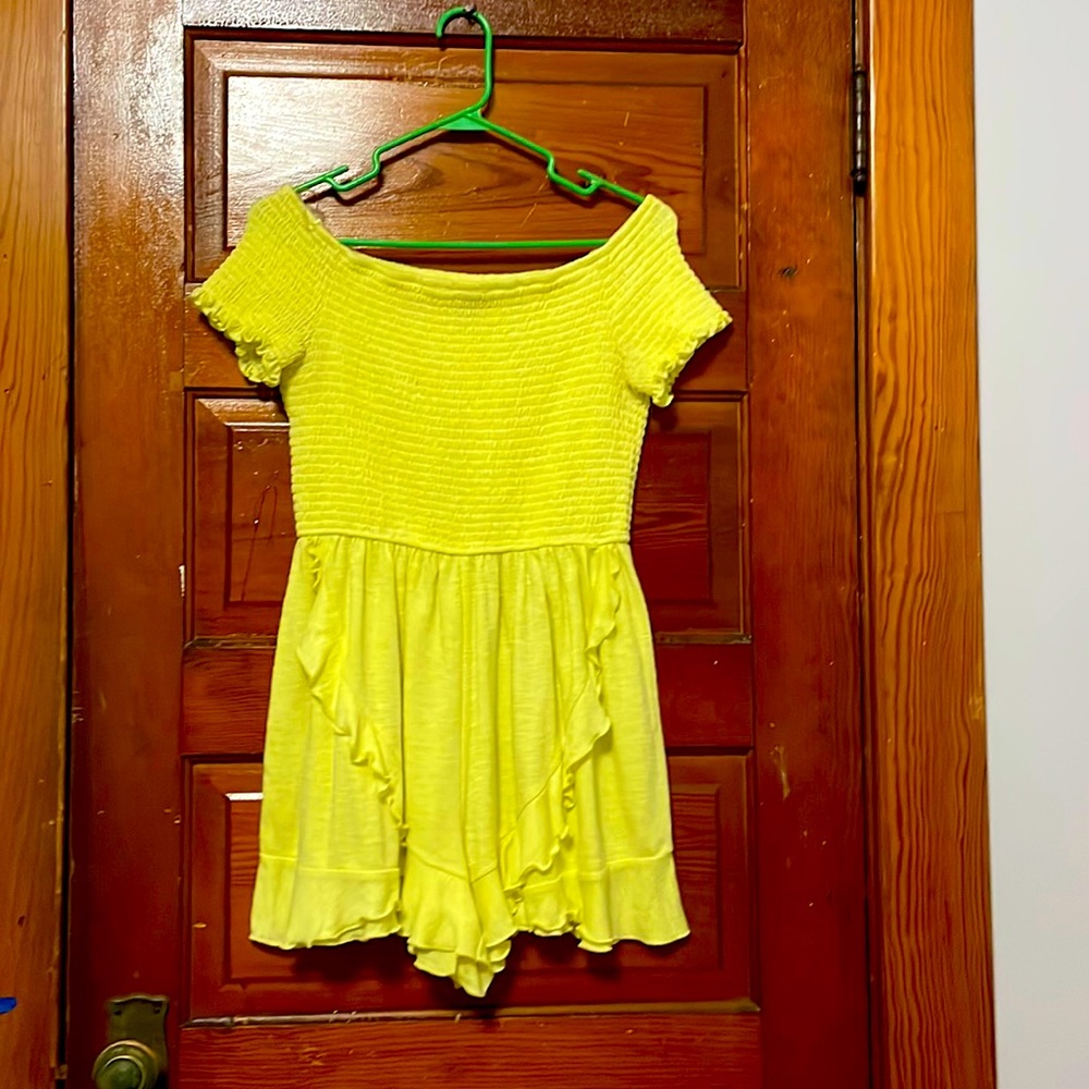 Light yellow romper from art class